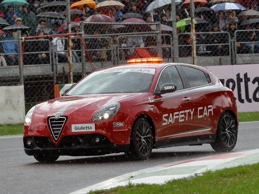  Alfa Romeo Giulietta Quadrifoglio Verde SBK Safety Car (940) 2010 года  (фото 1 из 8)